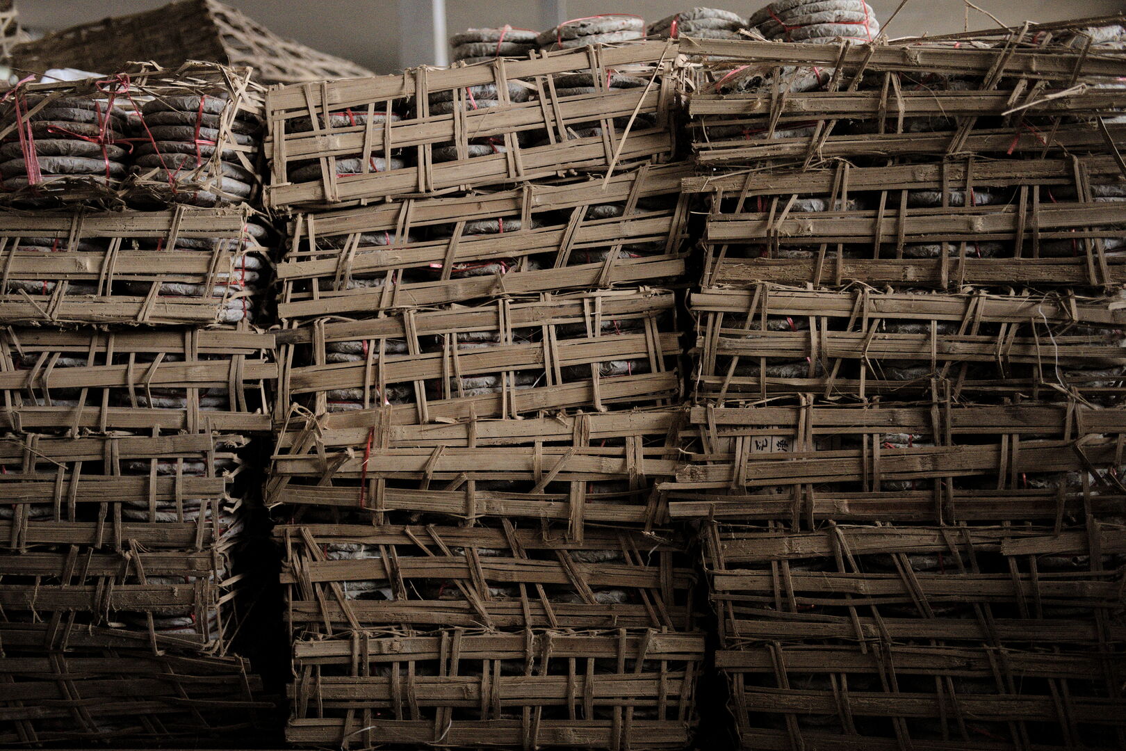 Sélection de rares lots de puerh thaïlandais vieillis, produits entre les années 1990 et 2010, 2020 — vue 2
