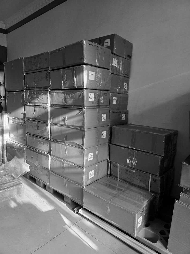 Cartons de puerh du Yunnan prêts pour l’expédition internationale, 2025