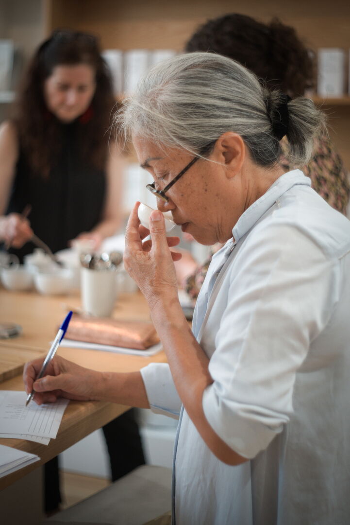 Advanced puerh tea training with Carine Baudry in Paris in 2024, view 1