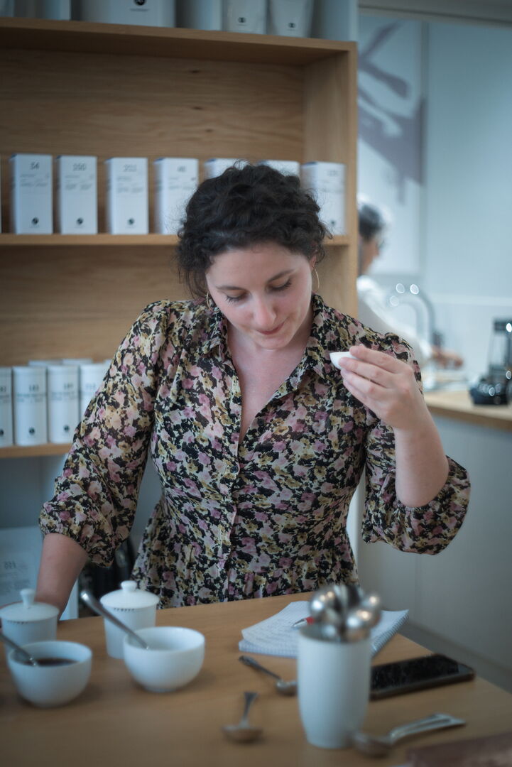 Advanced puerh tea training with Carine Baudry in Paris in 2024, view 2