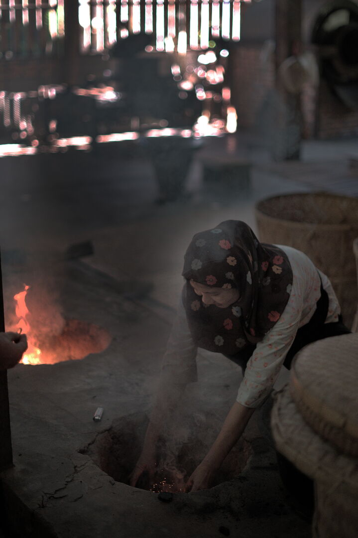 Puerh training and charcoal roasting work in Thailand, view 2